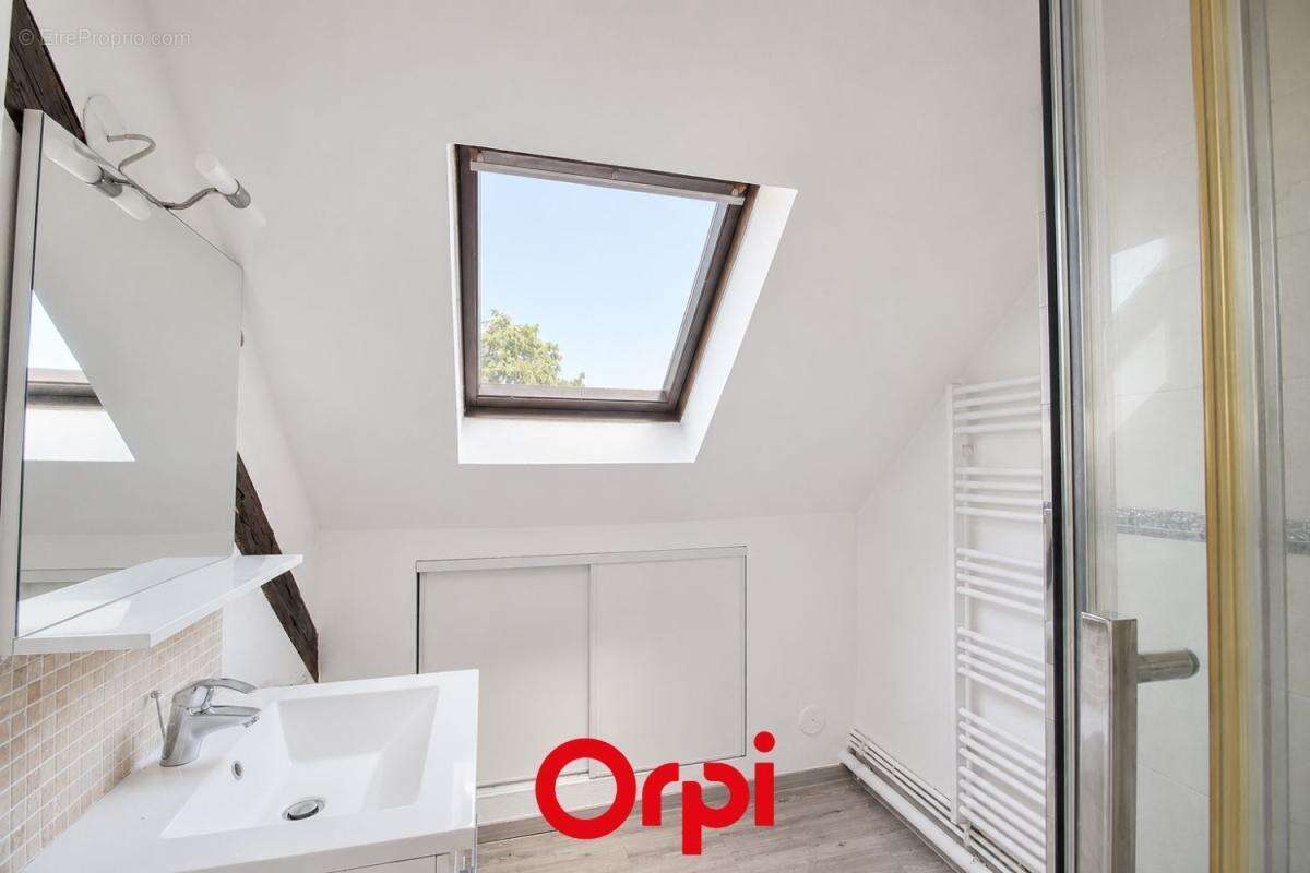 Studio à vendre avec mezzanine au cœur du Neudorf ! - photo 2
