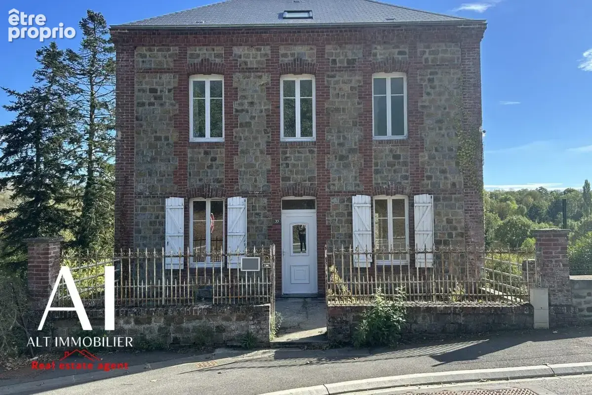 Maison 8 pièces 127 m² à vendre à Pont-D'ouilly (14690) - photo 1