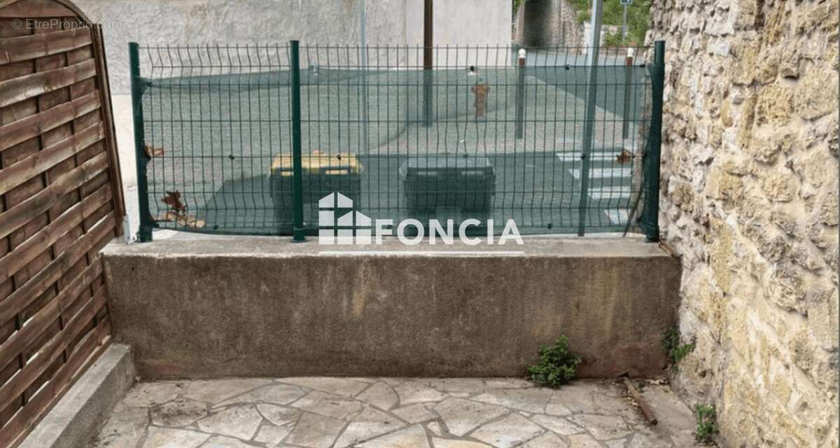 Appartement à ROQUEMAURE