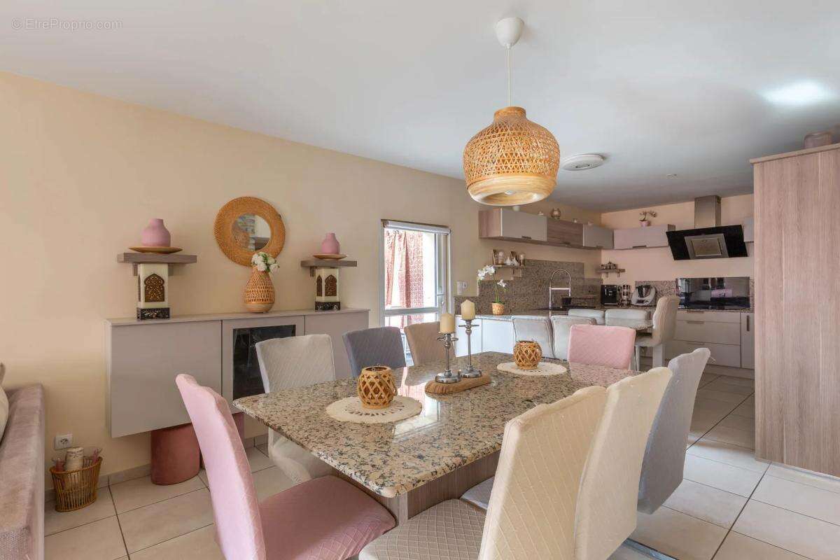 Maison à VAULX-EN-VELIN