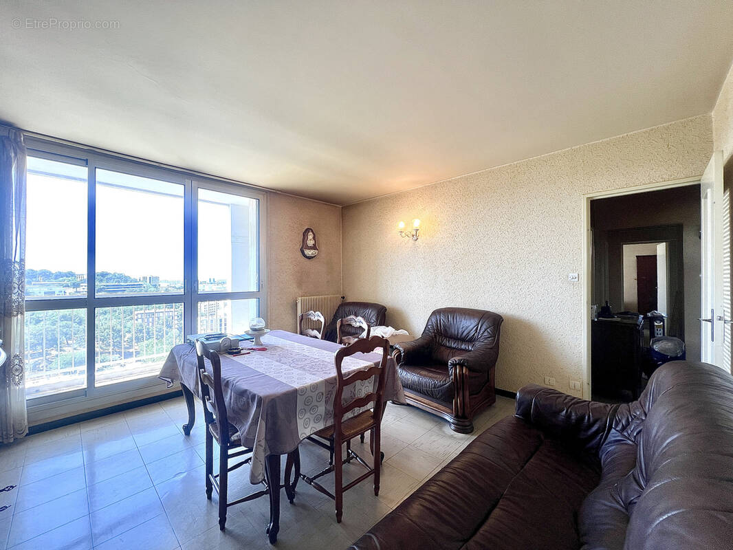 Appartement à MARSEILLE-13E