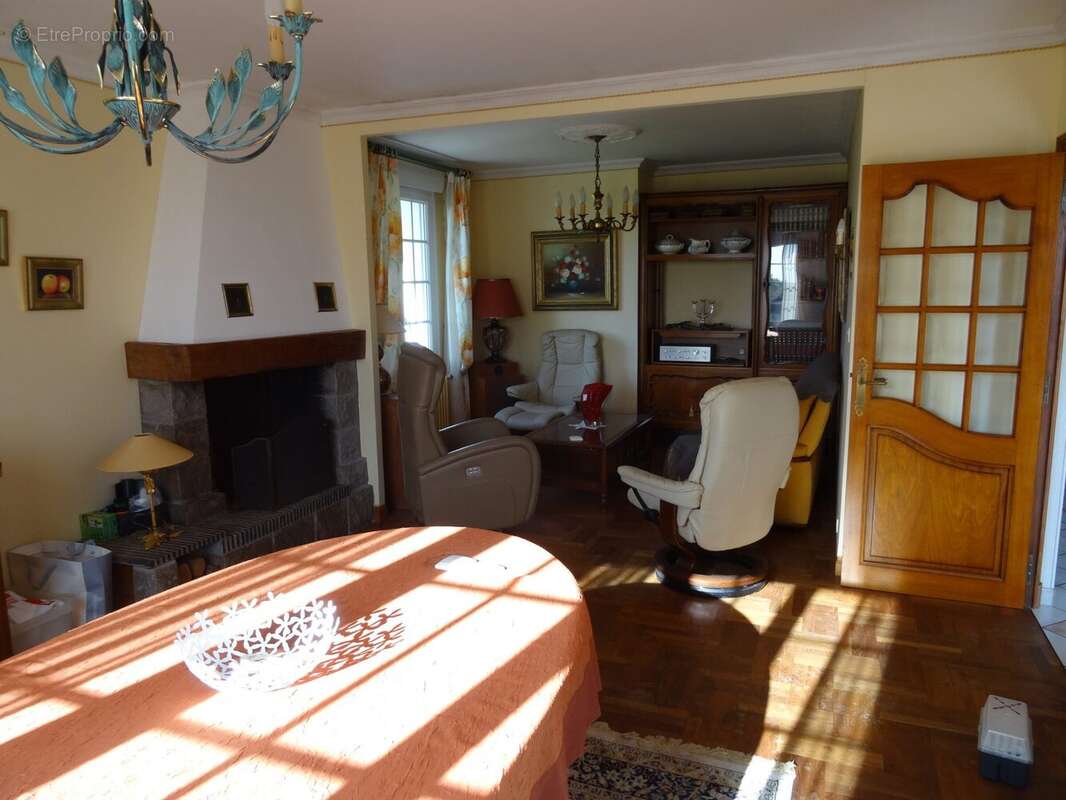 Maison à PLOUBEZRE