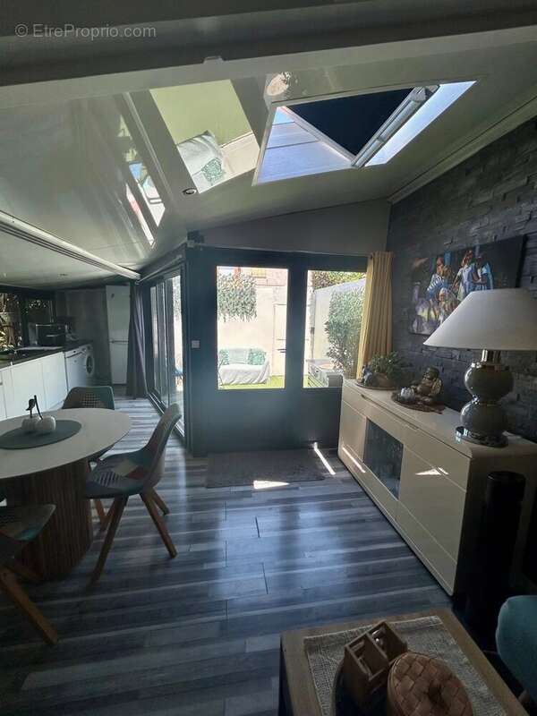 Maison entièrement rénovée très proche de la mer à pieds avec extérieur - photo 8