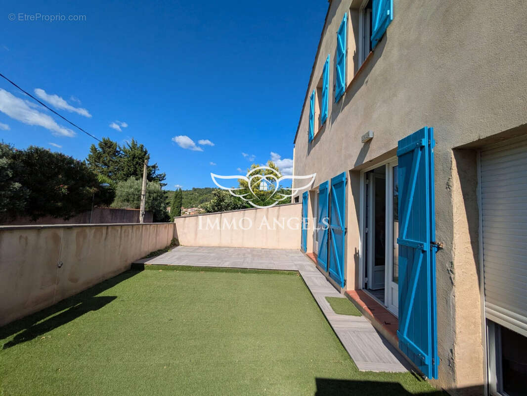 Jardin - Maison à CLERMONT-L&#039;HERAULT