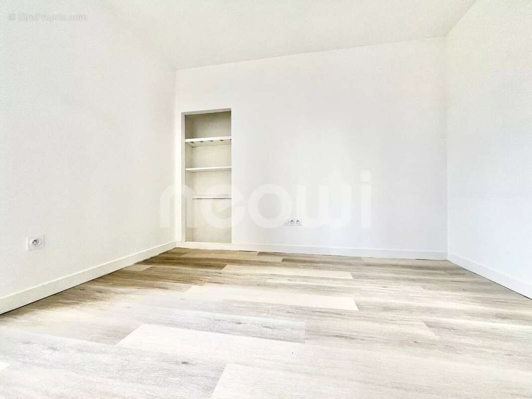 Appartement à COMBRONDE