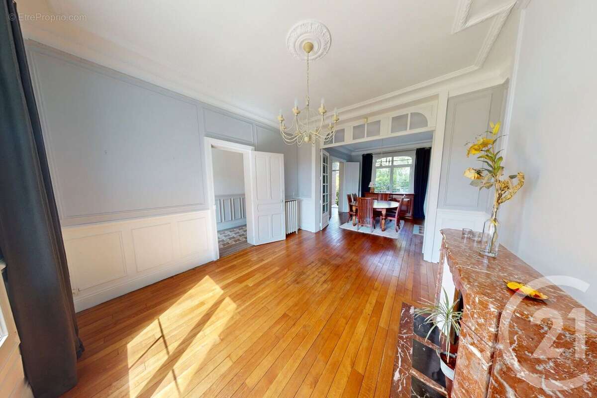 Maison à SAINT-QUENTIN