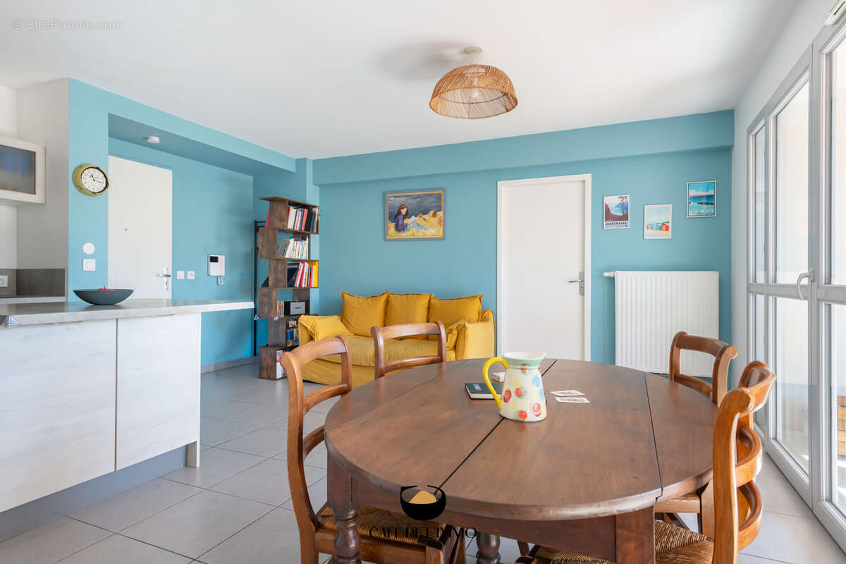 Appartement à MARSEILLE-5E