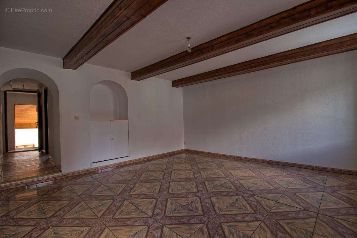 Immeuble de rapport avec 2 appartements et une maison - photo 4
