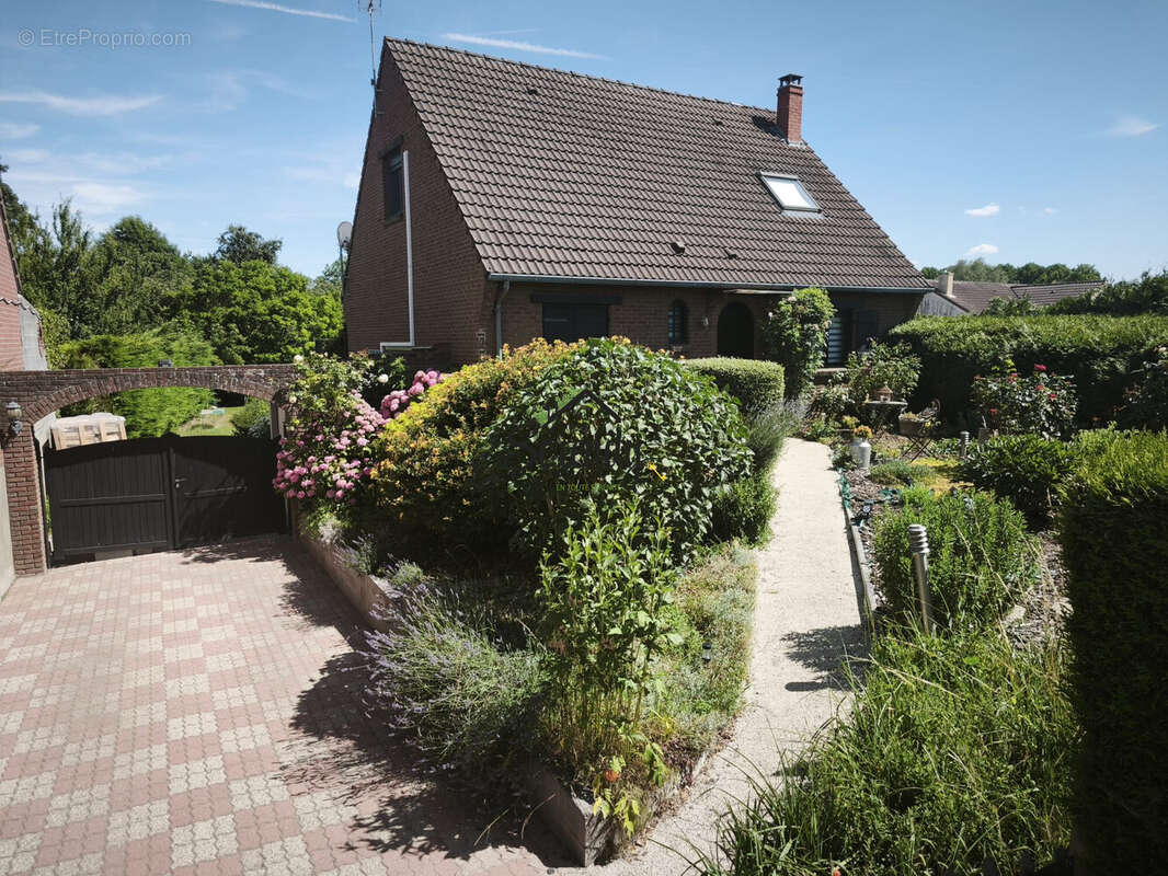 Maison à LECLUSE