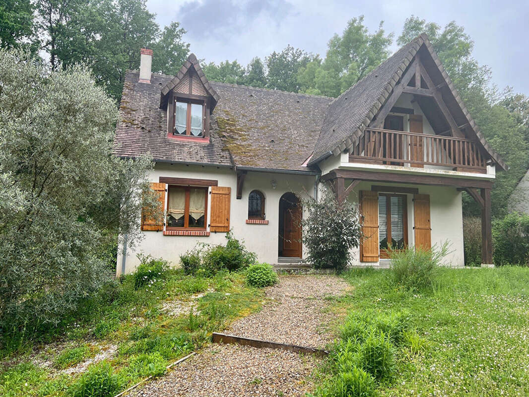 Maison à NAZELLES-NEGRON