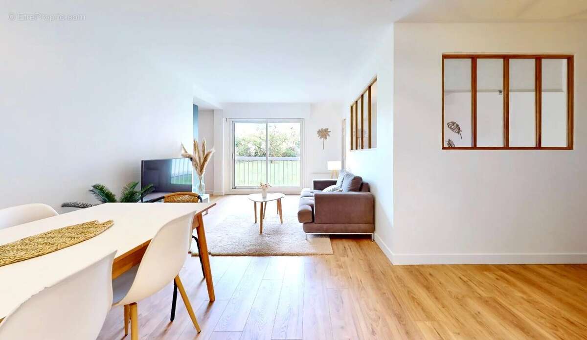 Appartement à LA GARENNE-COLOMBES