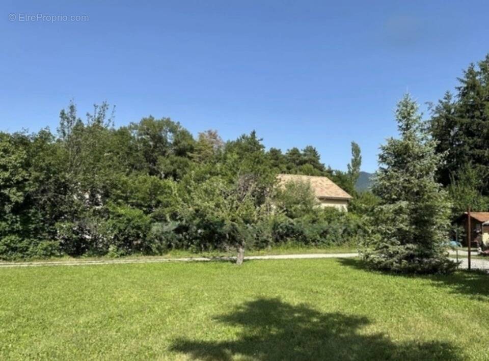 Terrain à NOISY-LE-SEC