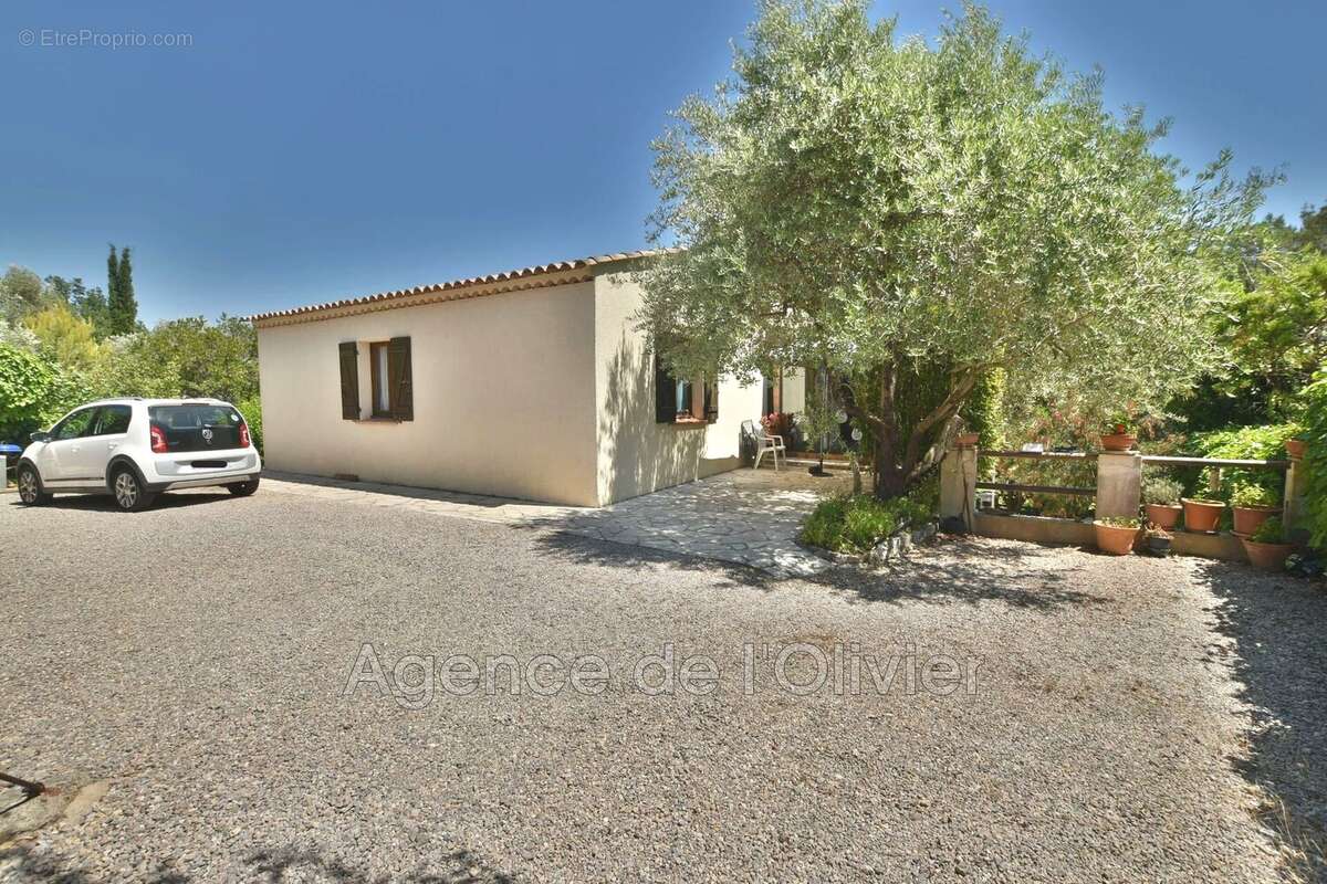 Maison 177 m² à Valbonne  - photo 7