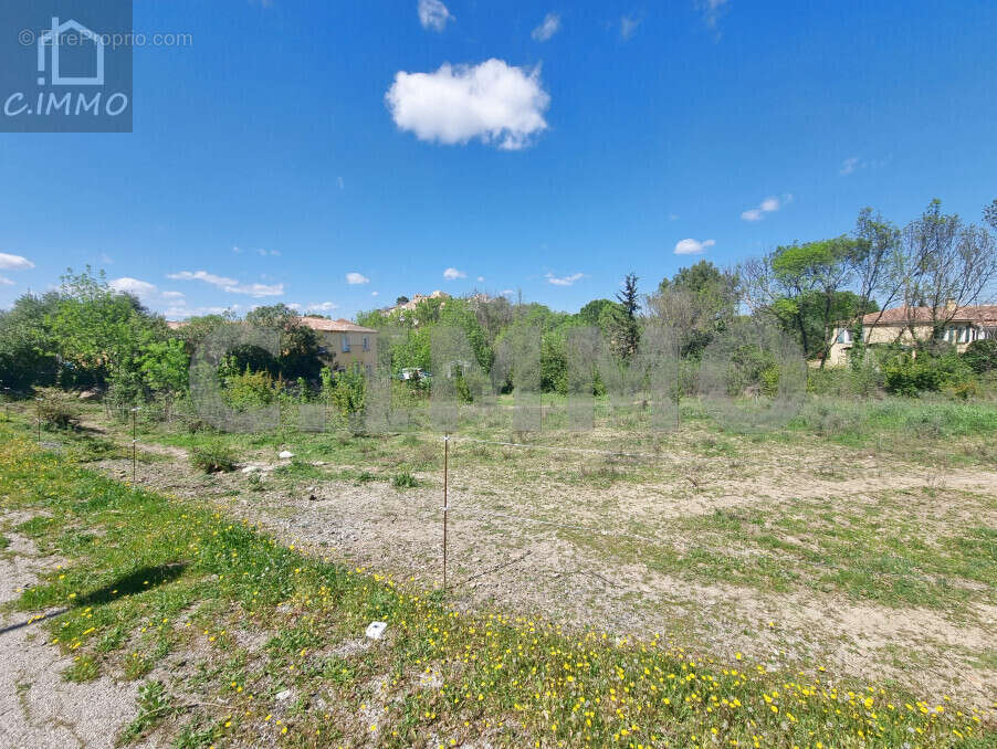 Terrain à FOUZILHON