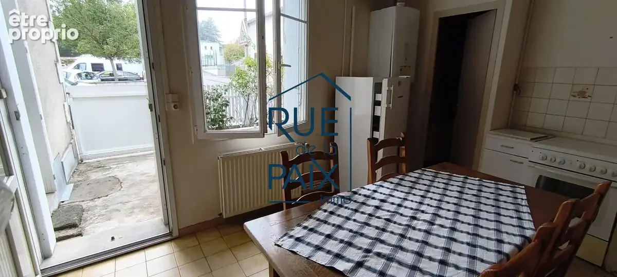 Maison 5 pièces 83 m² à vendre à Parthenay (79200) - photo 2
