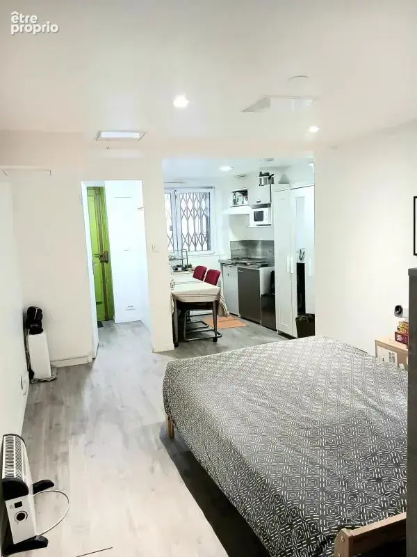 A Vendre:   Local commercial avec studio à Paris 18ème(Clignancourt) - photo 2