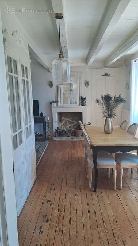 Maison à SAINT-MEME-LES-CARRIERES