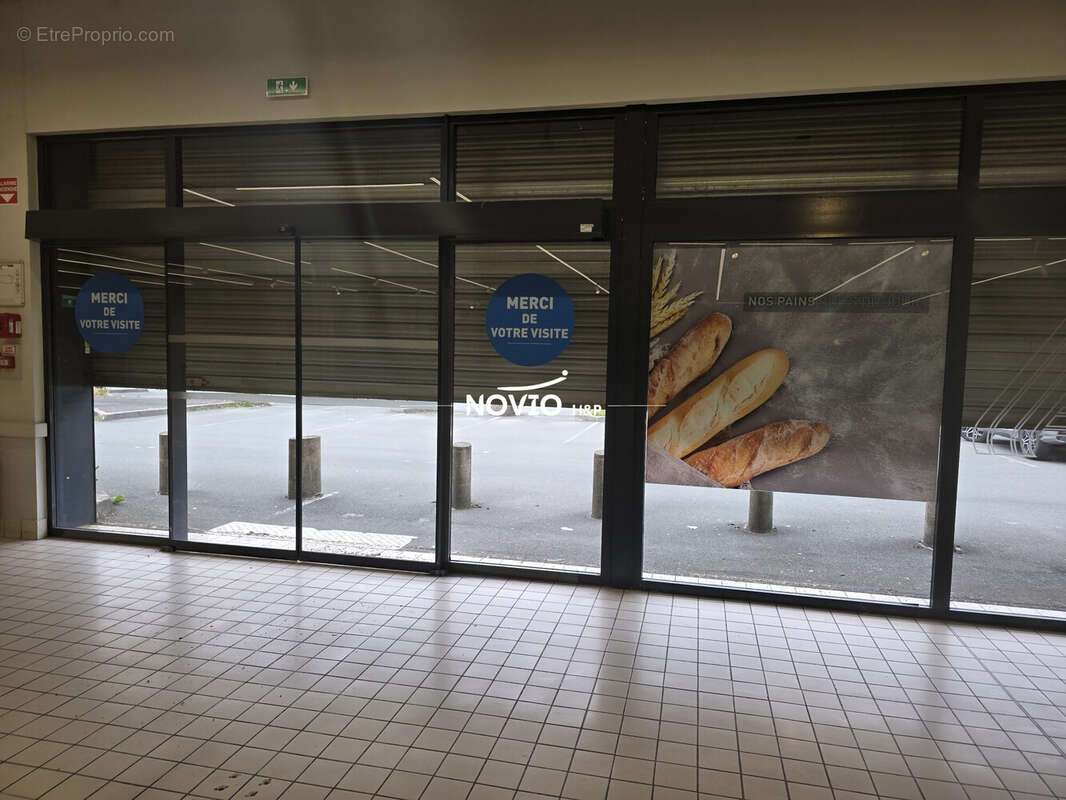 Commerce 1000 m² à Mirebeau  - photo 2