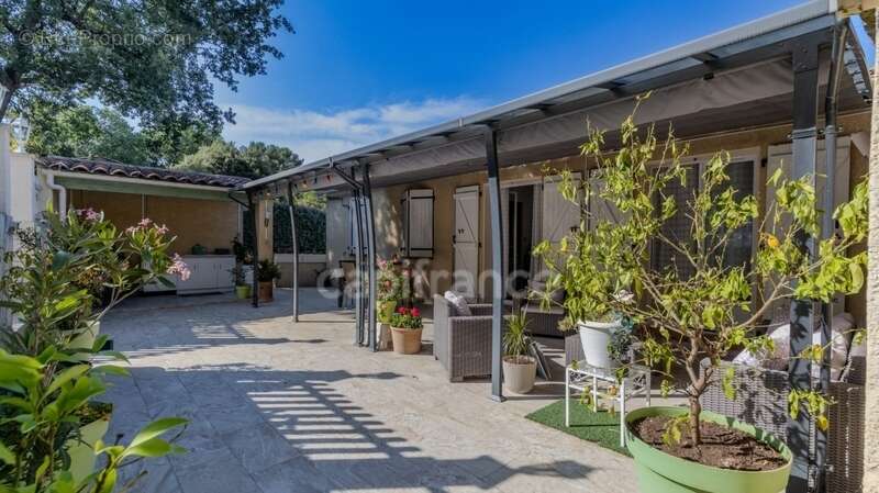 Maison à vendre 3 pièces LA ROQUEBRUSSANNE (83) - photo 2