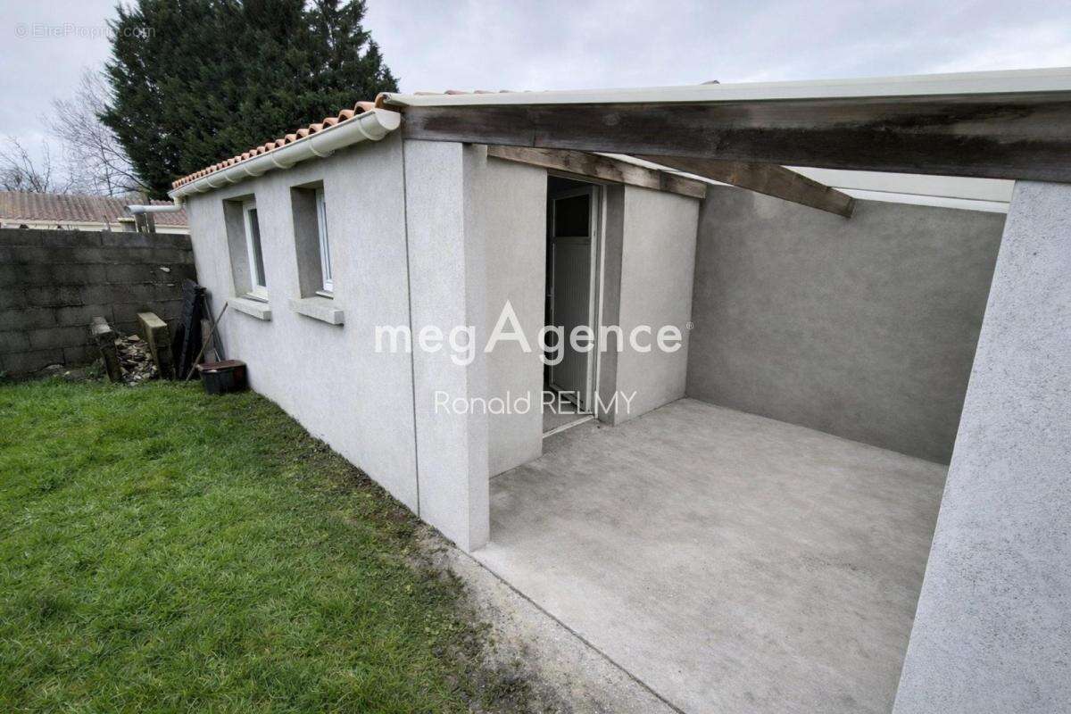 Maison à BEAULIEU-SOUS-LA-ROCHE