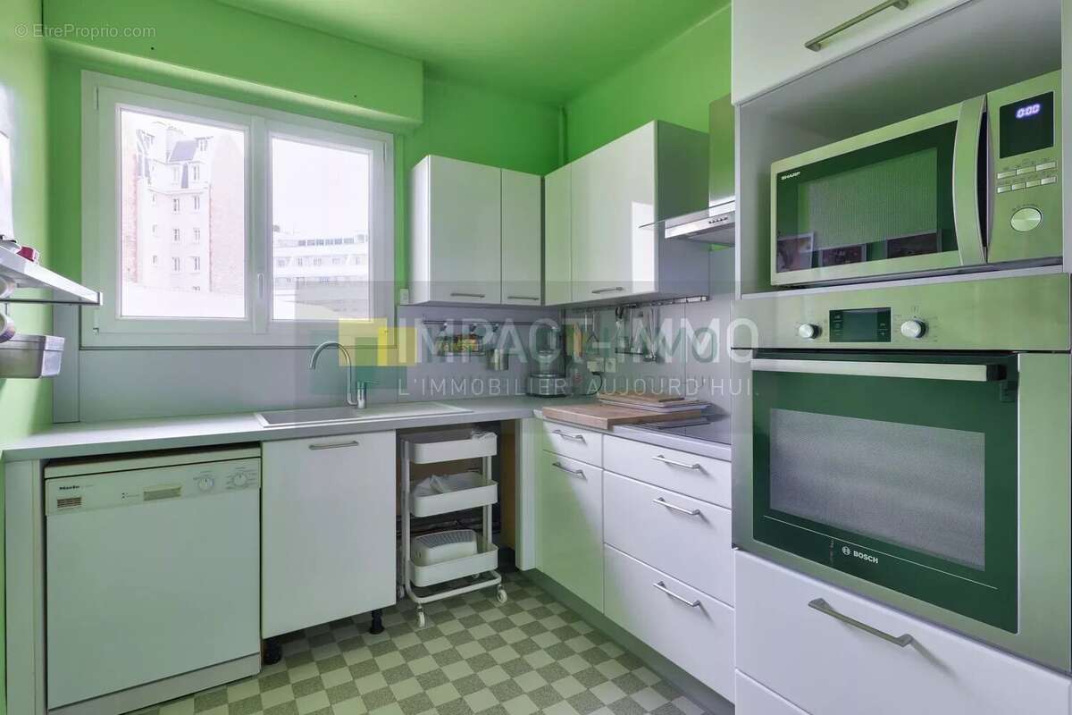 Appartement à COURBEVOIE