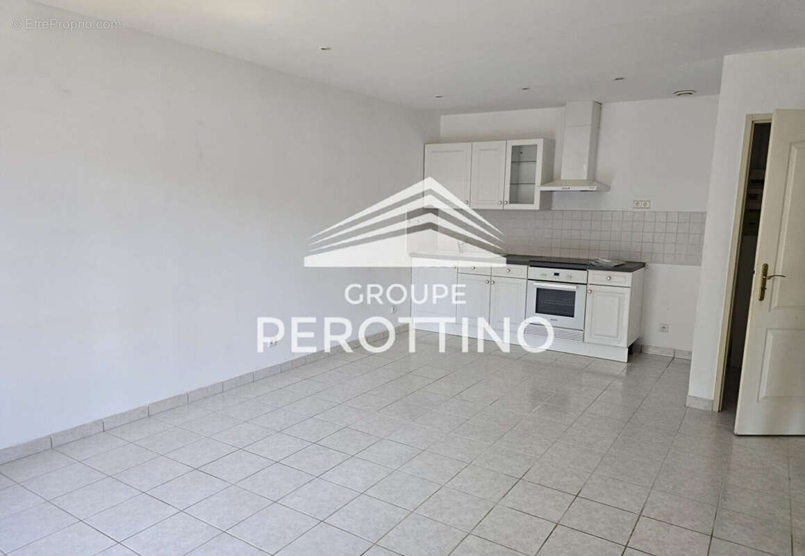 Appartement à PEYPIN