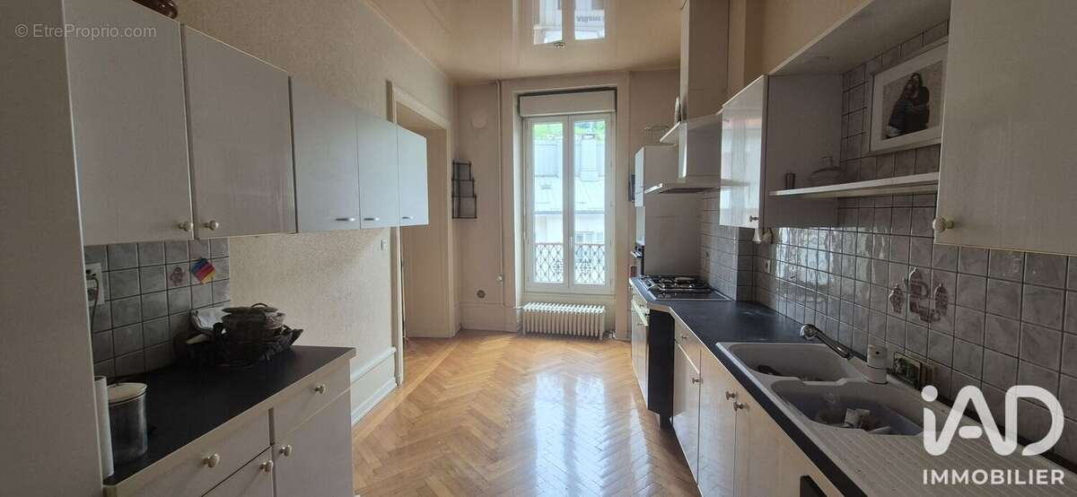 Appartement 200 m² à La Mouille  - photo 4