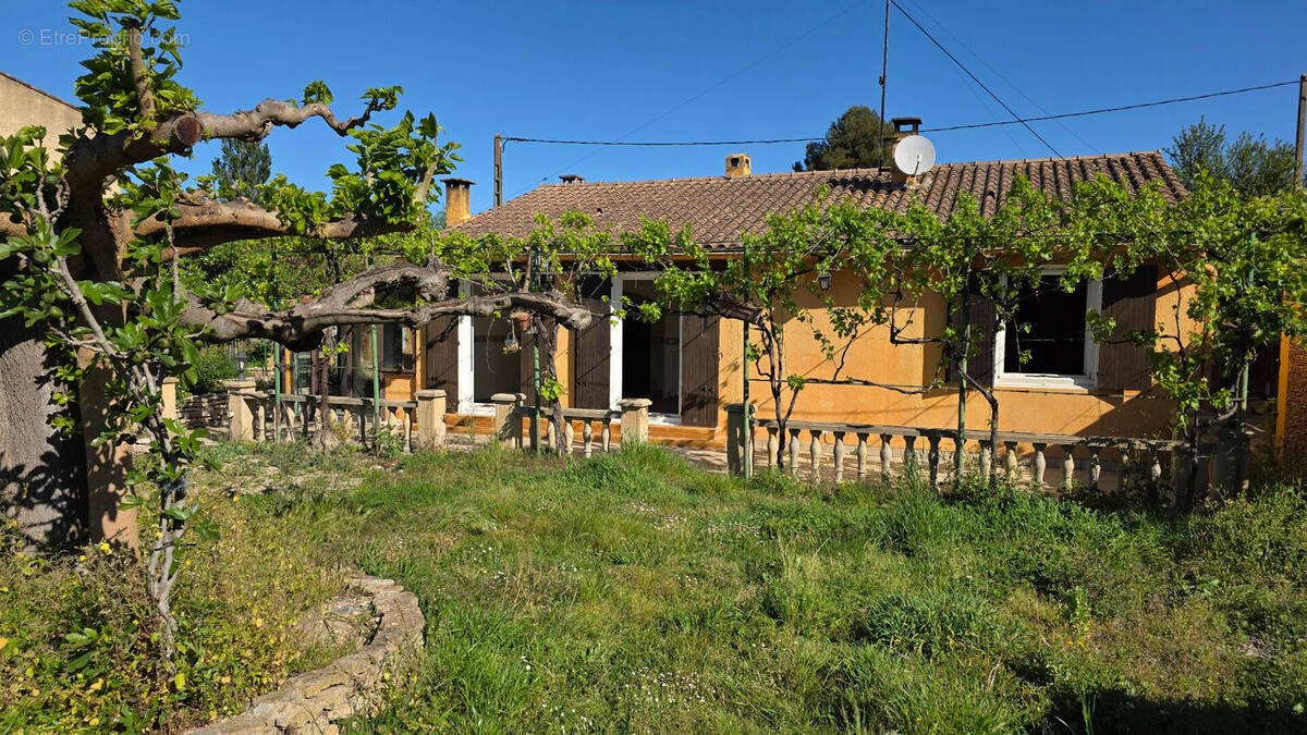 Maison à LES ANGLES