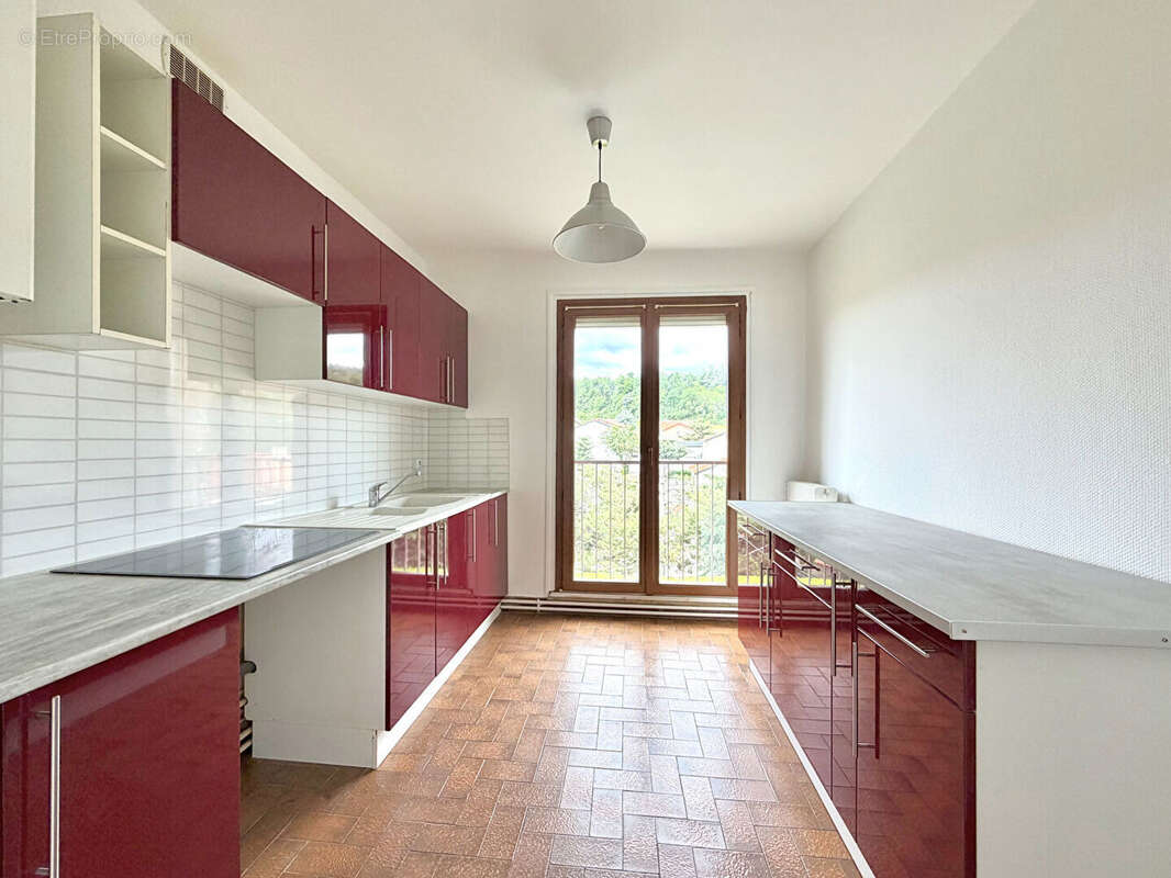 Appartement à ROCHE-LA-MOLIERE