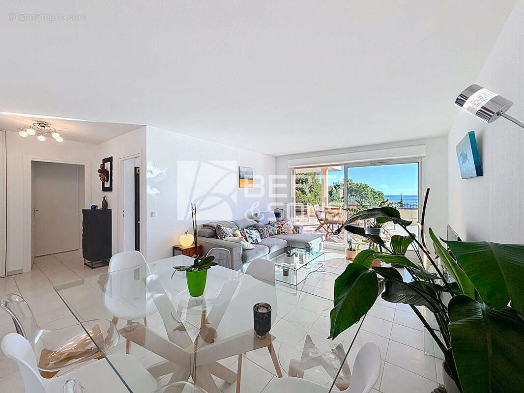 Appartement à MANDELIEU-LA-NAPOULE