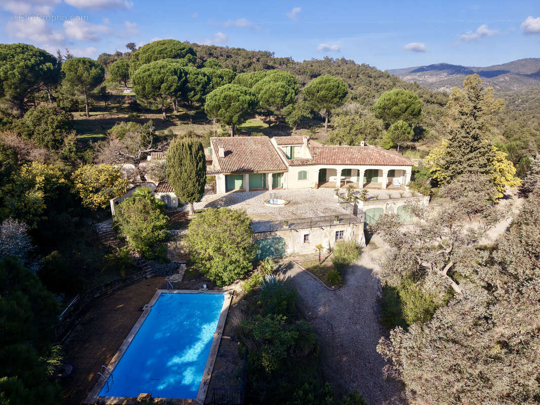 Maison à PLAN-DE-LA-TOUR