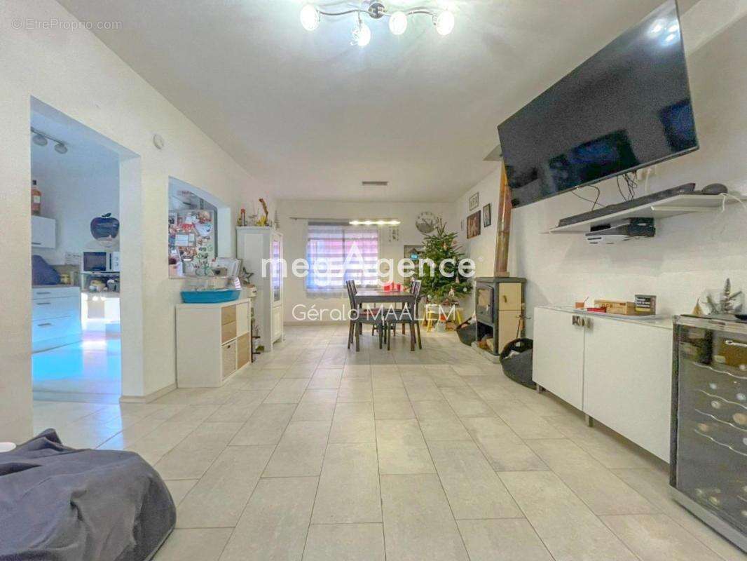 Maison à LA GARDE-FREINET