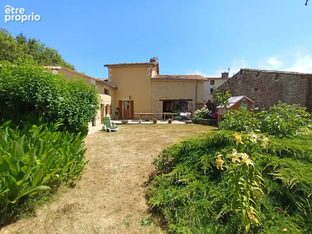 Saivres (79) à vendre – maison de caractère en pleine campagne 195 m² -6p- 3249 m² de terrain arboré - photo 11