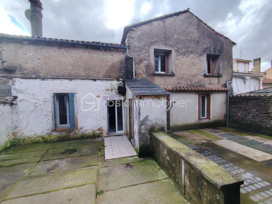 Maison à SAINT-PONS-DE-THOMIERES