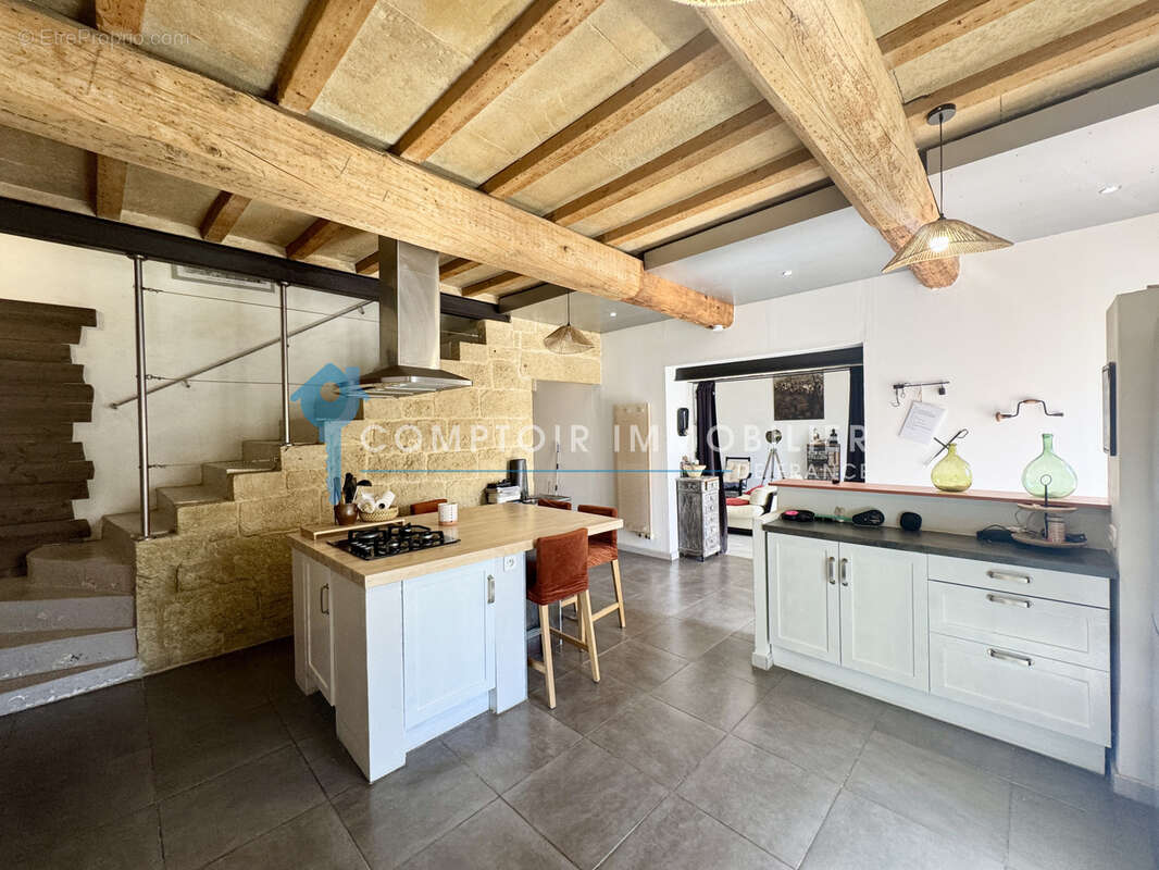 Maison à GALLARGUES-LE-MONTUEUX