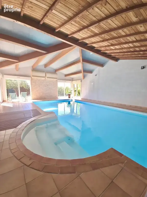 Villa T6 de 190m2 sur un terrain de 2000 m2 avec piscine interieur - photo 14