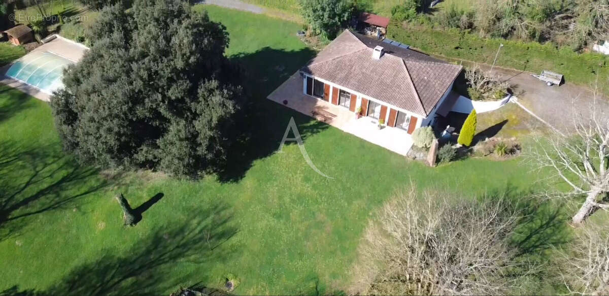 Maison à SAINT-REVEREND