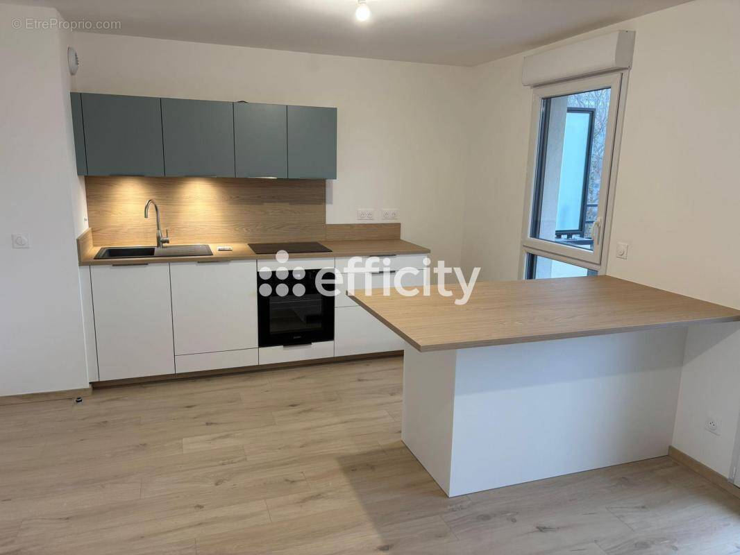 Appartement à LA ROCHE-SUR-FORON