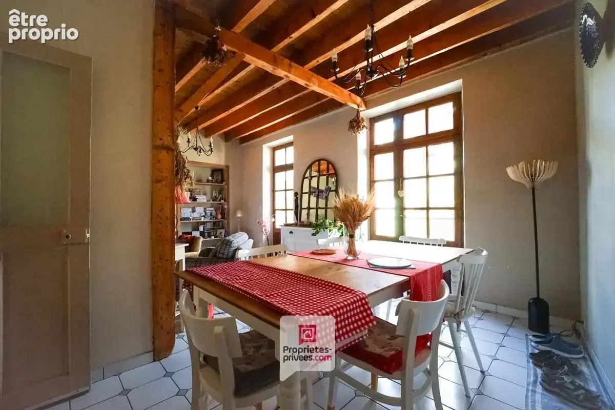 Voreppe (38340) - Maison de village T6 - 5 chambres - Balcon - Cave - Grenier - photo 8