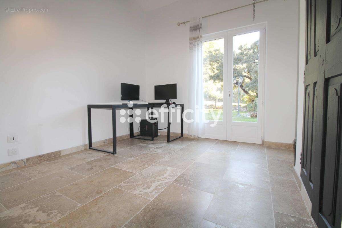 Maison à LA BOUILLADISSE