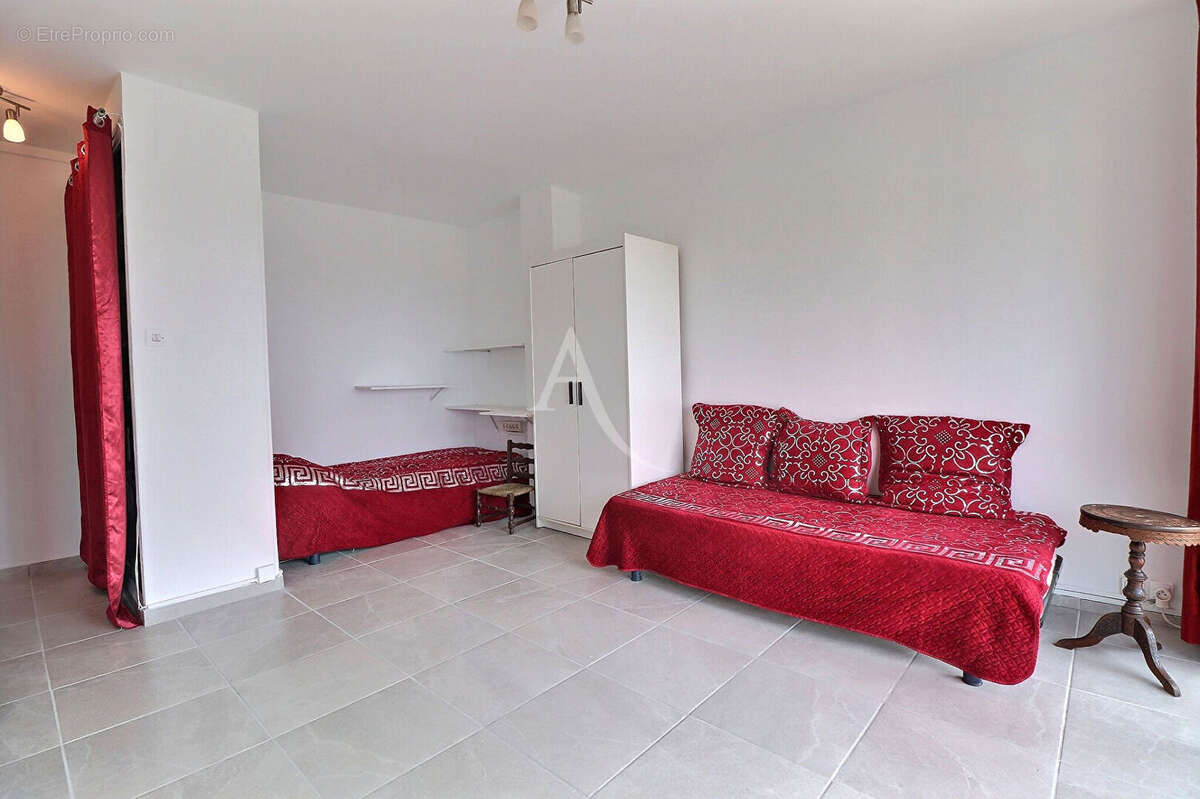 Appartement à MARSEILLE-2E