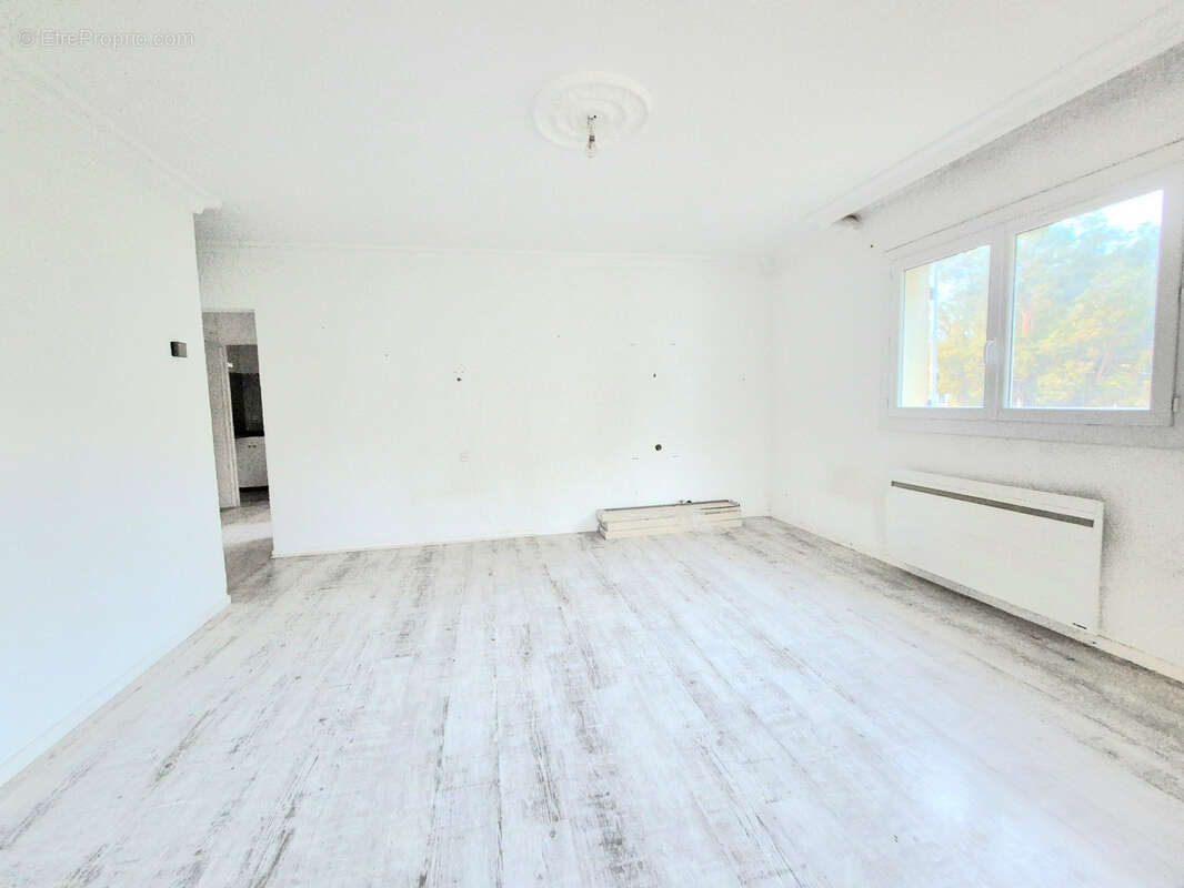 Maison à BORMES-LES-MIMOSAS