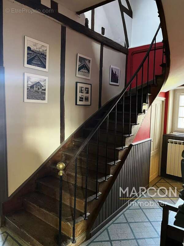 Maison à CHAMBON-SAINTE-CROIX