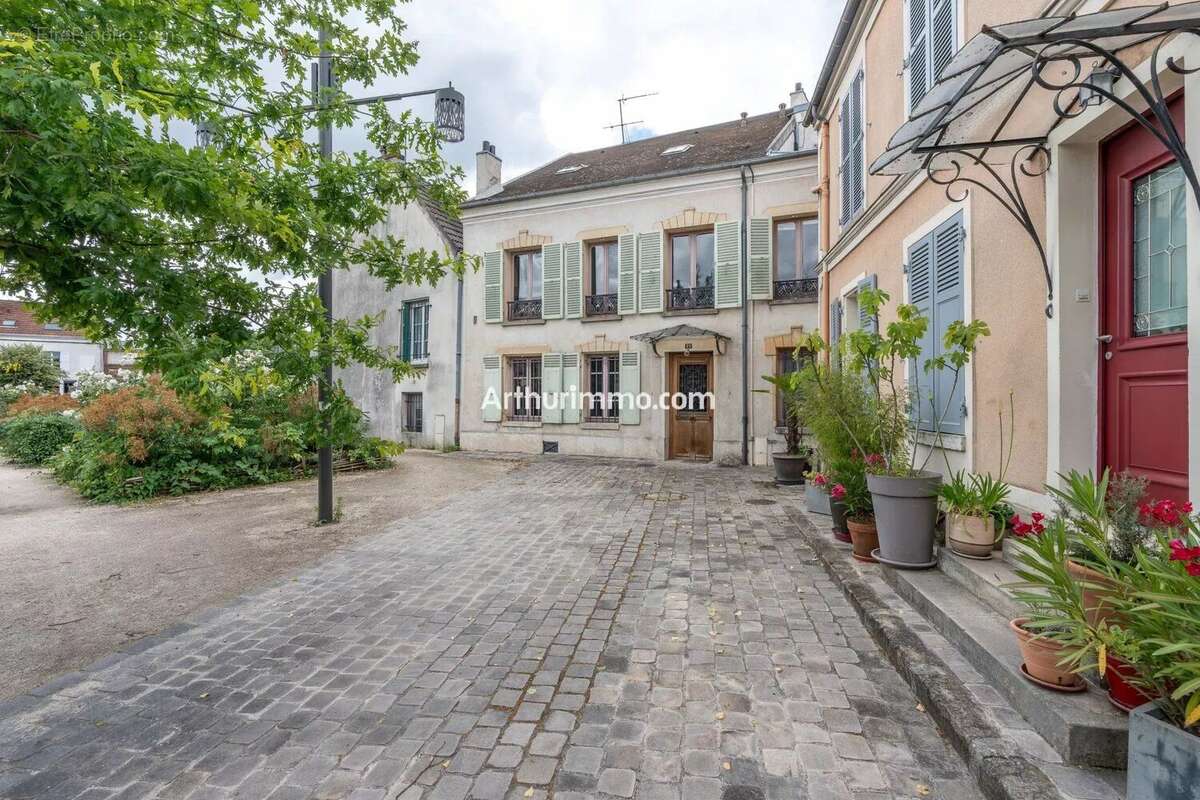Maison à SUCY-EN-BRIE