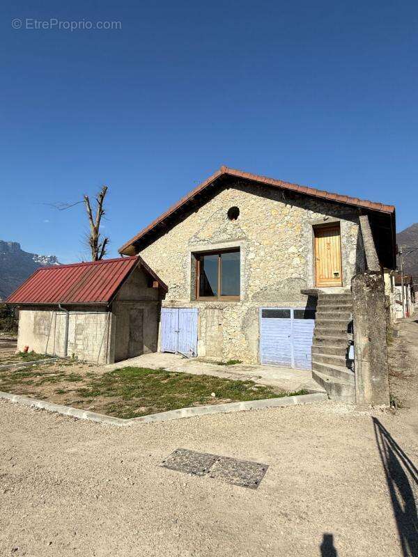 Maison à SAINT-EGREVE