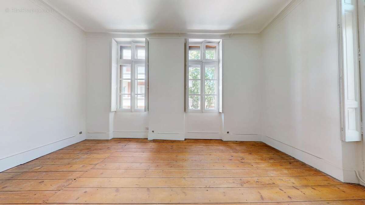 Appartement T4/5 traversant - Saint-Sernin / Jeanne d'Arc - photo 9
