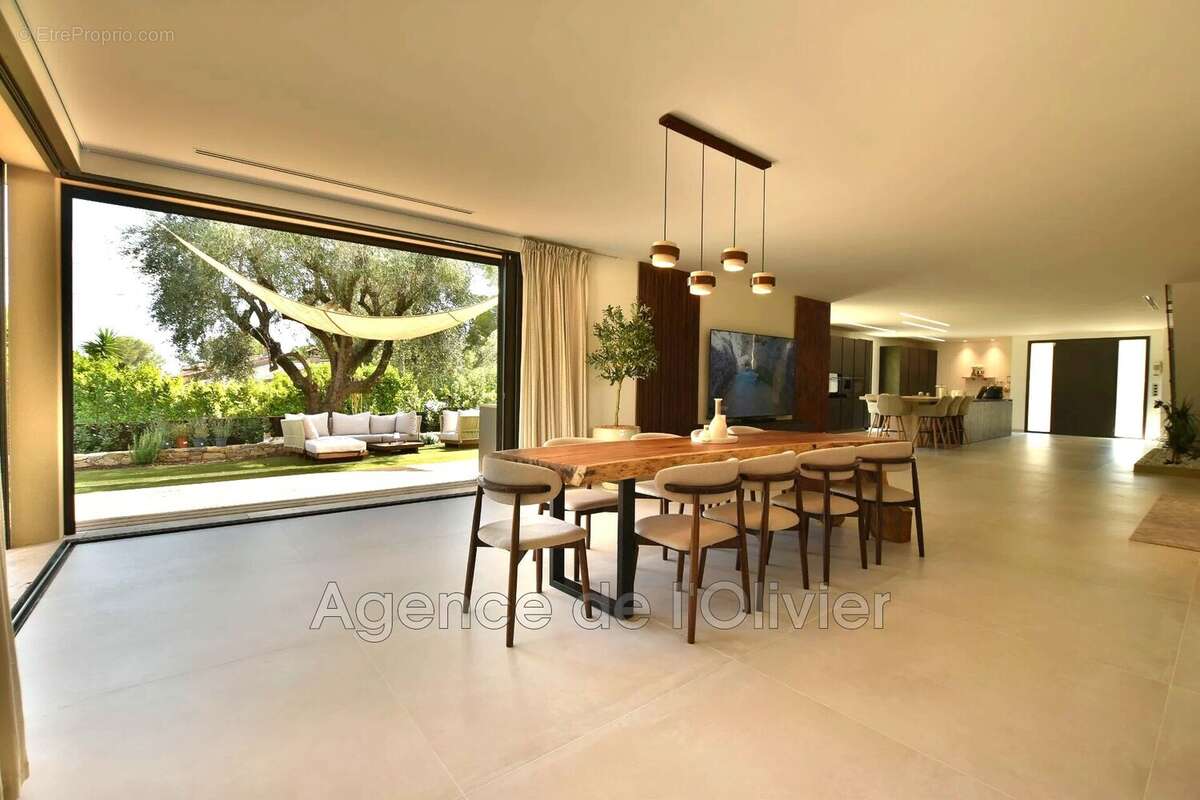 Maison 350 m² à Opio  - photo 4
