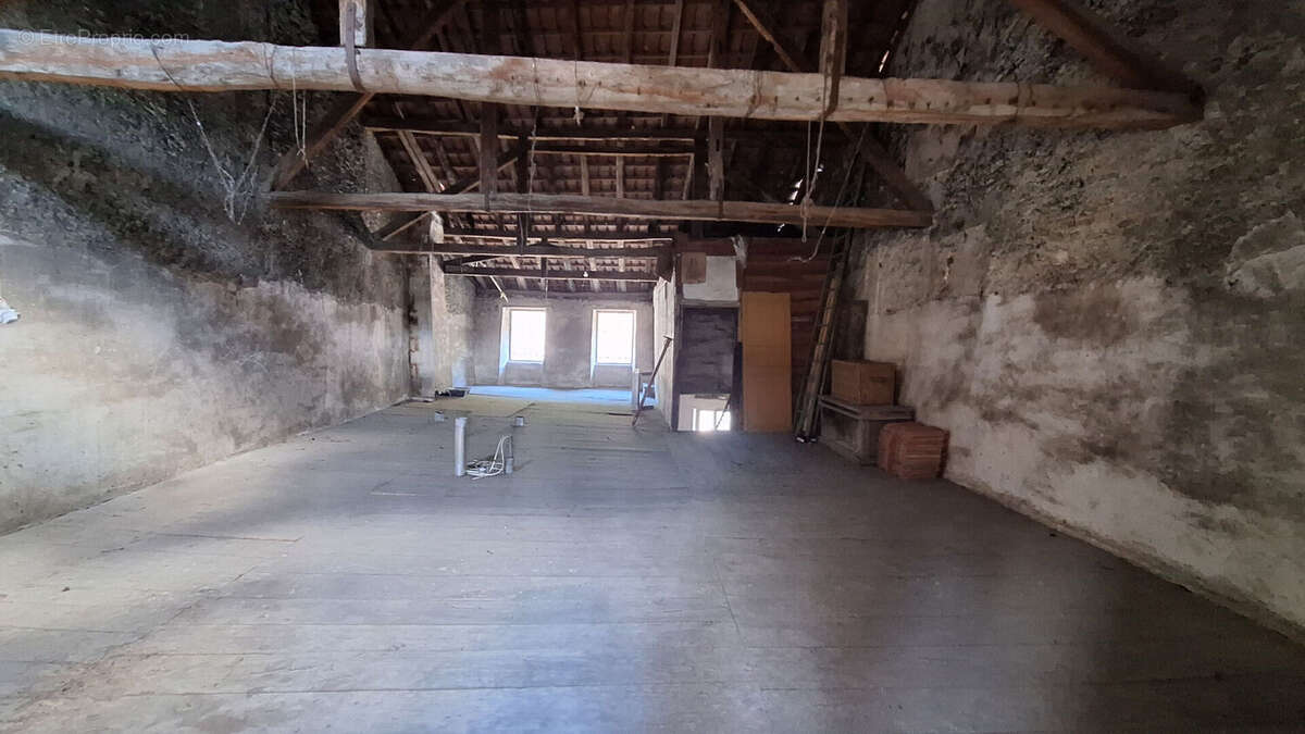 Appartement à SAINT-MARTORY