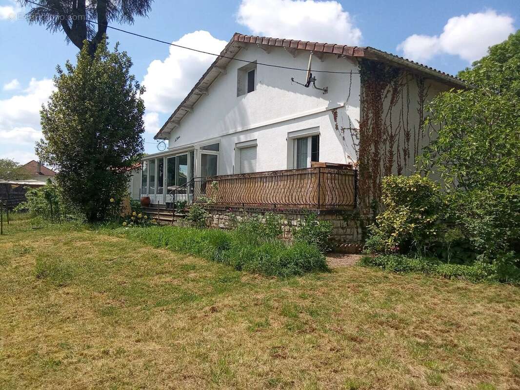 Maison à PIEGUT-PLUVIERS