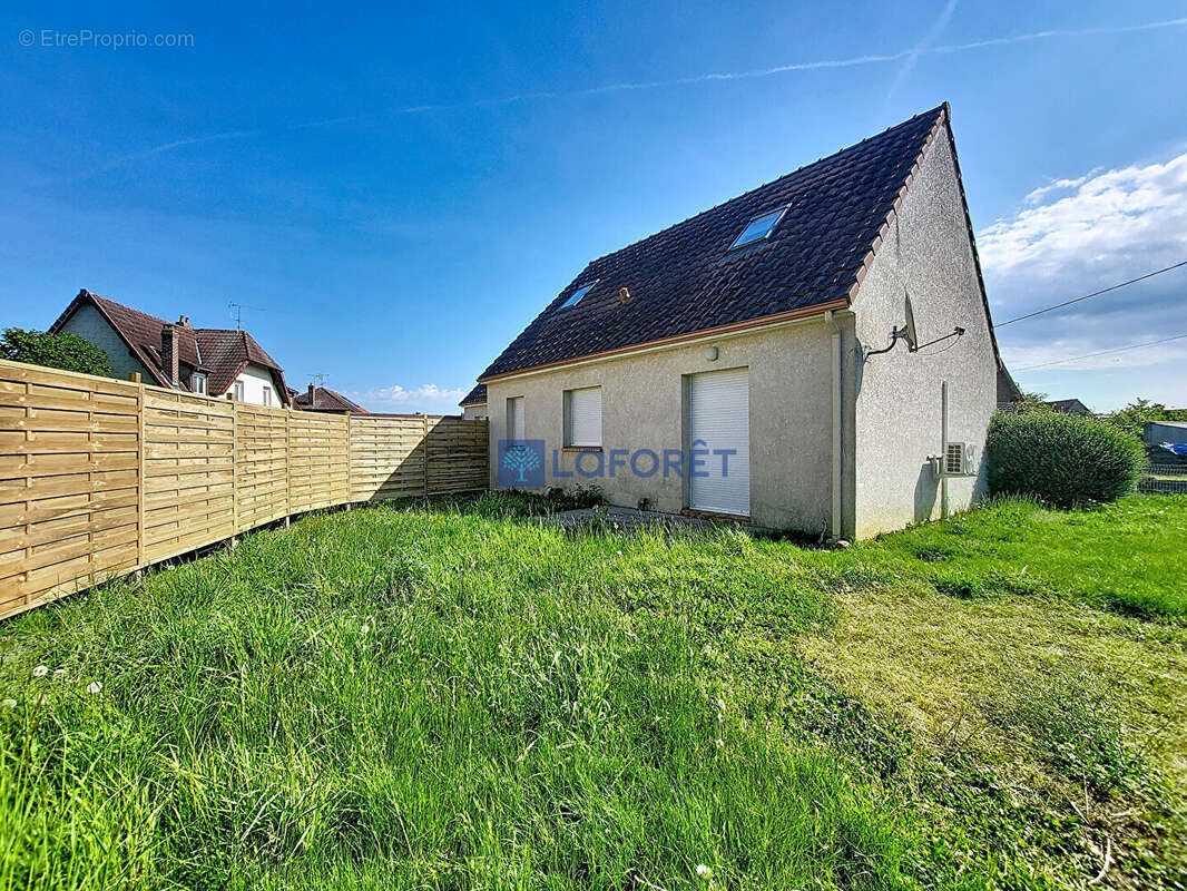 Maison à CHARMES